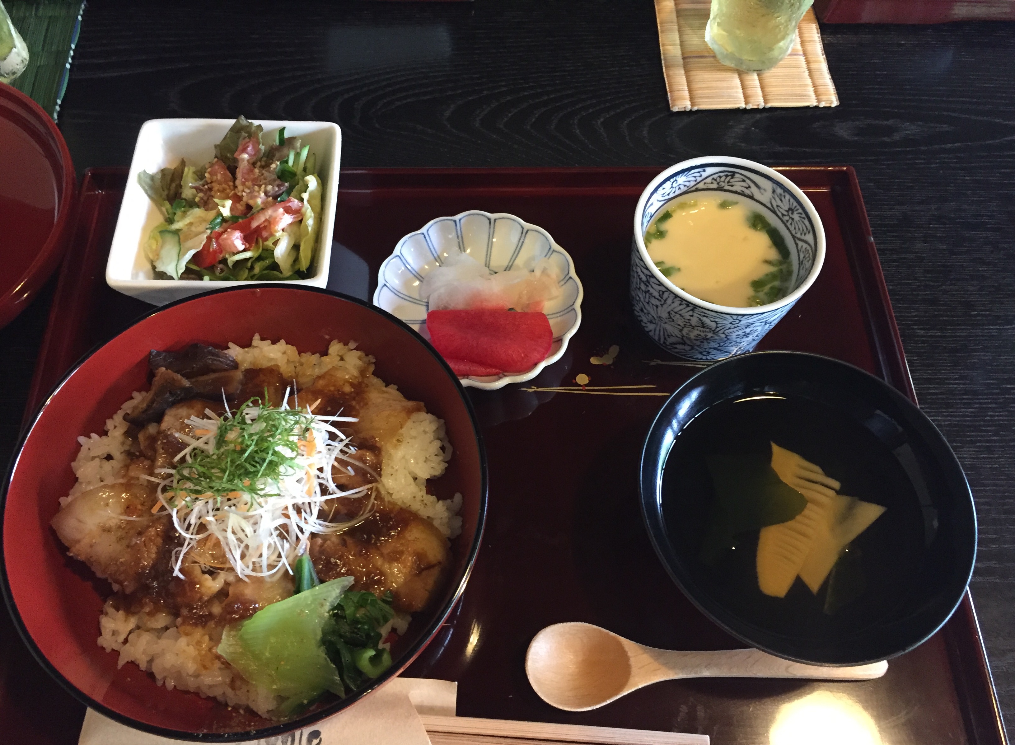 もんじょのせごどんぶい