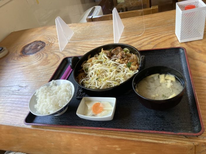 十本松ドライブインの豚肉定食