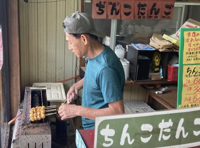 崎山米店の店主崎山さん